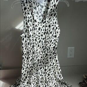 Gilli Black and White Sleeveless Dress